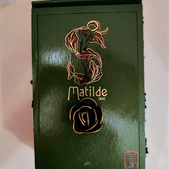Suenos de Saundra Upcycled, RARE GREEN MATILDE, Cigar Box, Home Accent/Storage - Picture 8 of 11